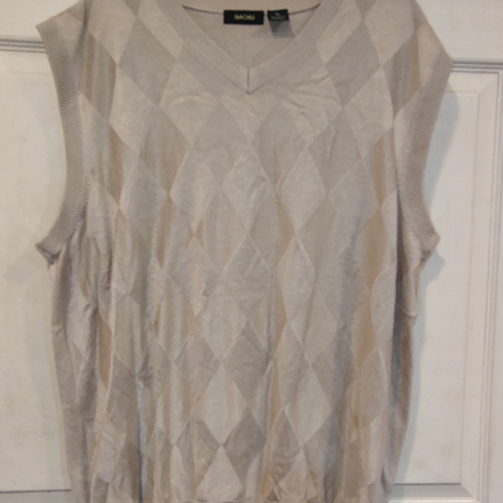 Gachu Men's Size XL Beige Argyle Style Knit Sweater Vest